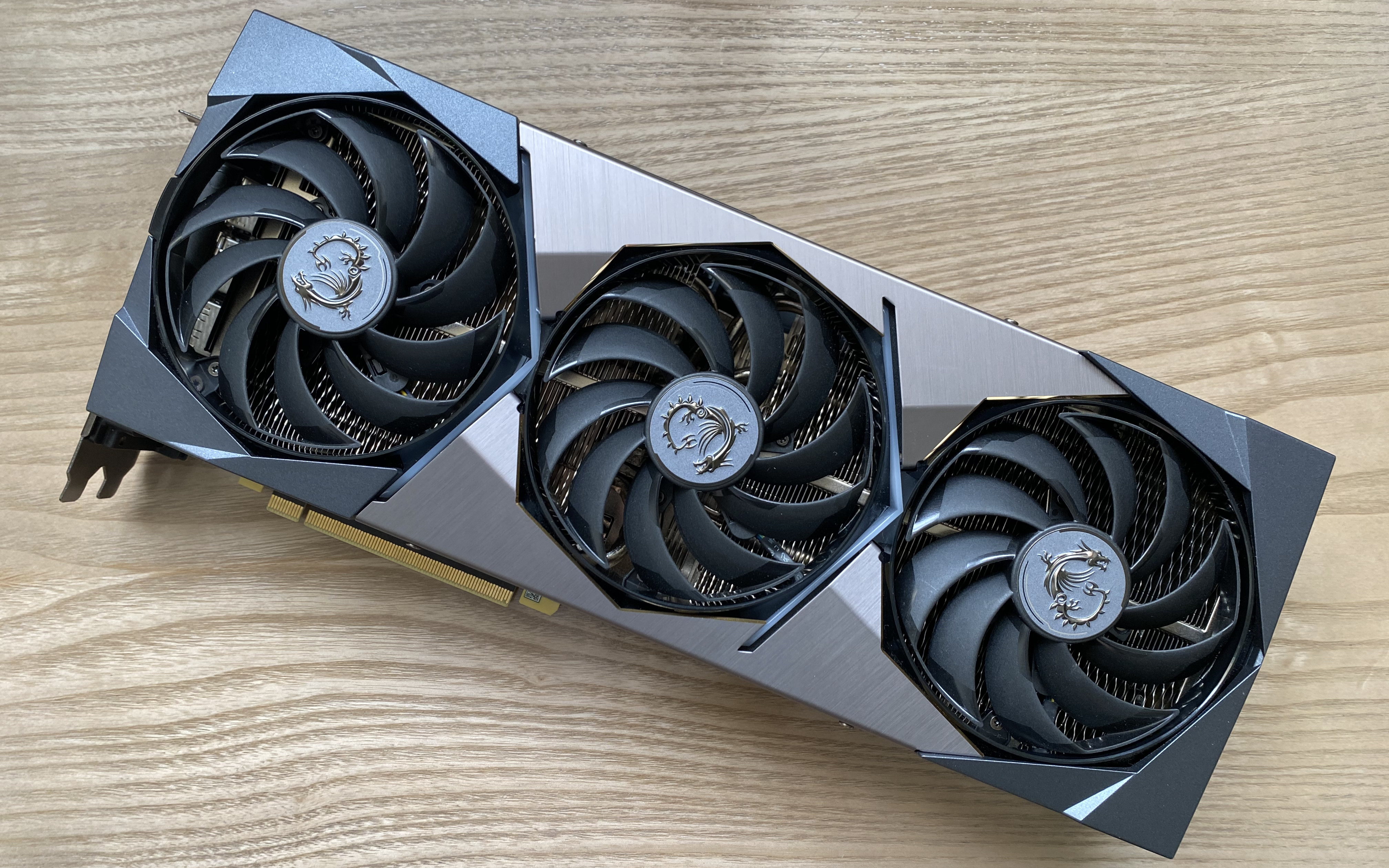 Đánh giá MSI GeForce RTX 3090 SUPRIM X: khi không chỉ sức mạnh mà cả thiết kế cũng được đẩy tới giới hạn