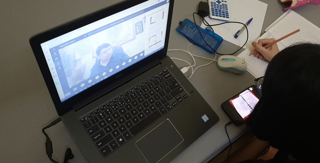 Giáo viên lên mạng xã hội kêu gọi “giải cứu” ứng dụng học online trước bão đánh giá 1 sao của học sinh Việt - Ảnh 1.