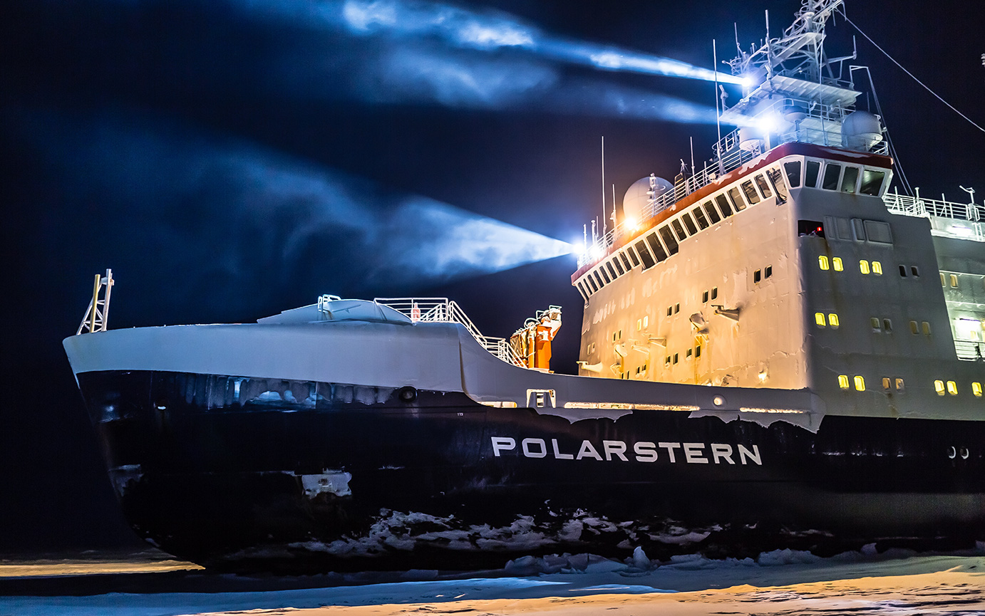 Vì dịch Covid-19, hơn 100 nhà khoa học kẹt trên con tàu phá băng giữa Bắc Băng Dương