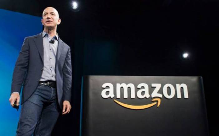 Độ giàu của tỷ phú Jeff Bezos không bị ảnh hưởng nhiều, vì ông đã bán 3,4 tỷ USD cổ phiếu Amazon ngay trước khi dịch bệnh Covid-19 bùng phát