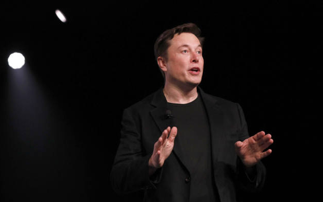Elon Musk phản pháo cáo buộc chưa chuyển máy thở cho bệnh viện, tag cả thống đốc bang trên Twitter để hỏi rõ sự việc