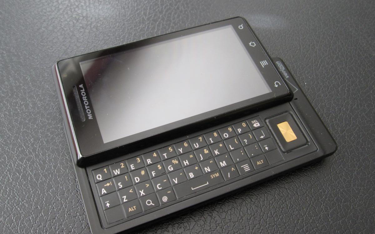 Nhìn lại Motorola Droid: câu chuyện về sự cạnh tranh giữa các “bạn cũ&quot; - Motorola vs. Apple, Verizon vs. AT&T