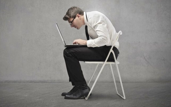 Đây là bài tập thể dục 4 giây dành cho những người ngồi nhiều mà lười vận động