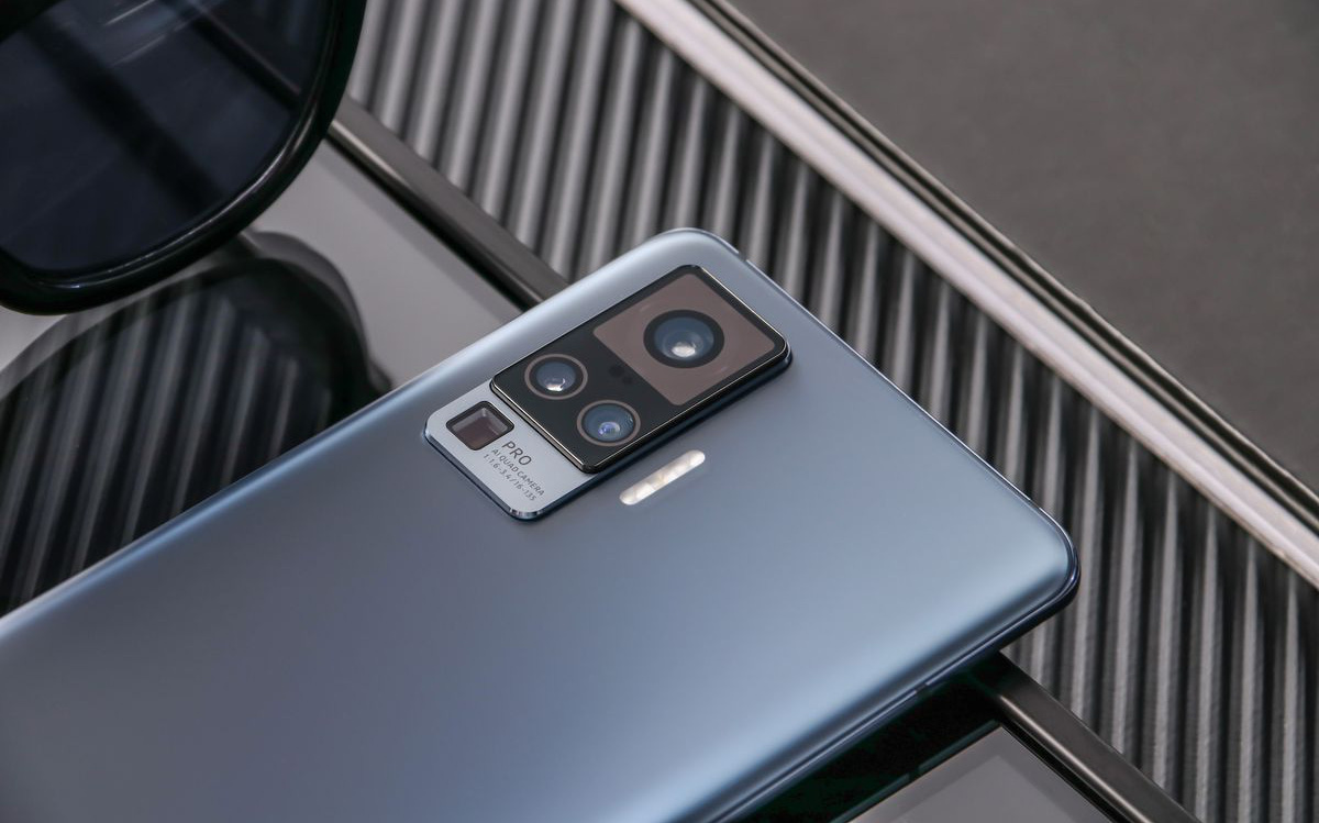 Vivo ra mắt X50 series: Smartphone flagship 5G mỏng nhất thế giới, camera thiết kế chống rung giống gimbal, giá từ 490 USD