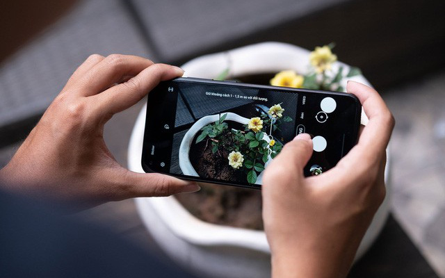 Trên tay Samsung Galaxy M11: giá tốt nhất dòng M có màn hình Infinity-O, pin 5.000 mAh, sạc nhanh