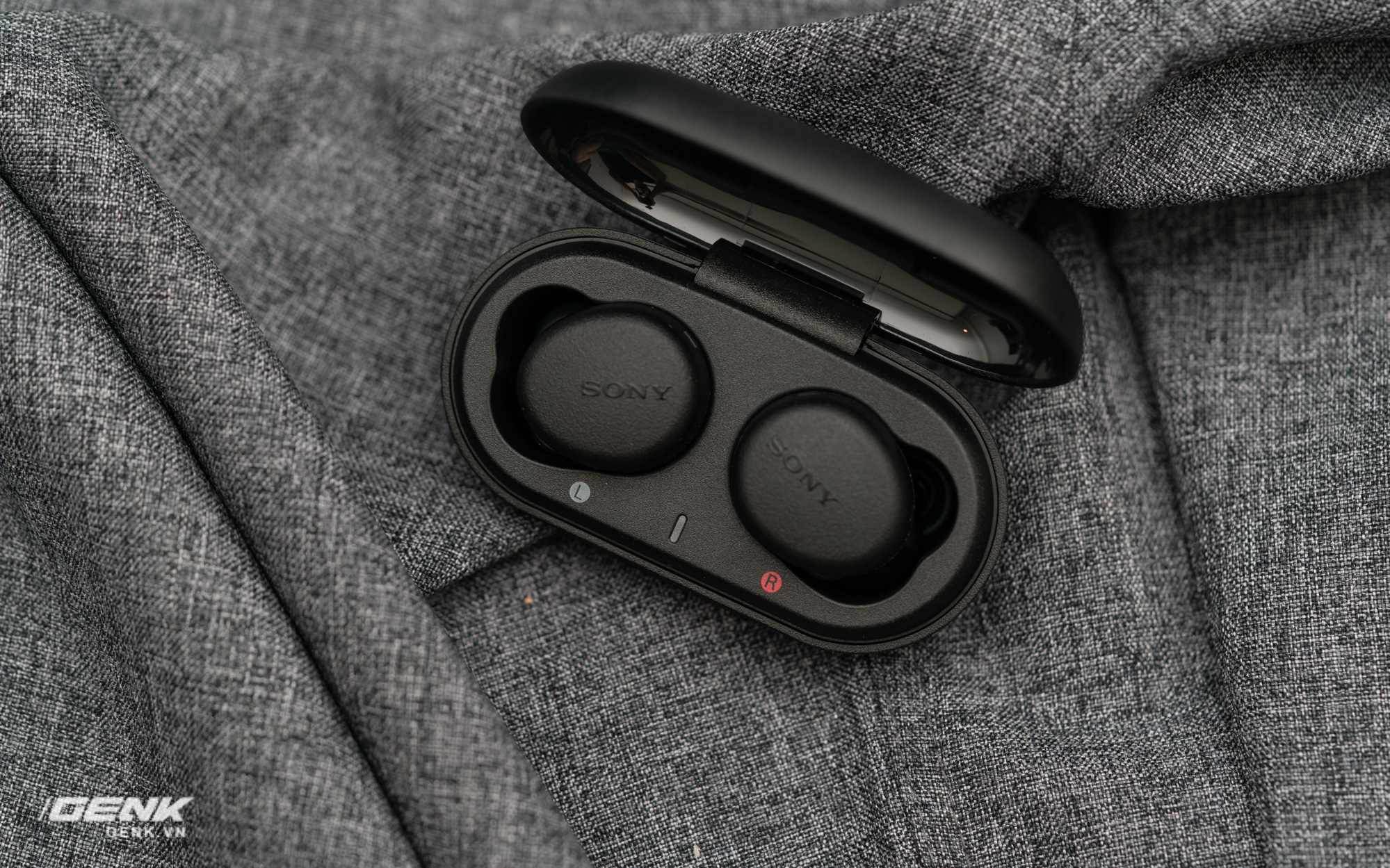 Đánh giá tai nghe Sony WF XB700: Không còn những thứ 'sai'