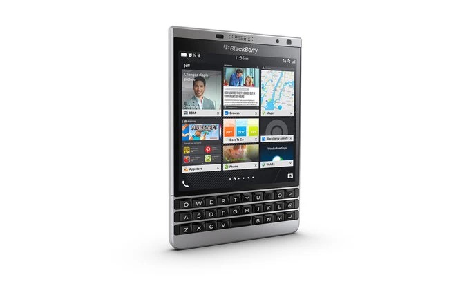 Cùng nhìn lại những chiếc điện thoại BlackBerry tốt nhất đã thay đổi cả thế giới - Ảnh 24.