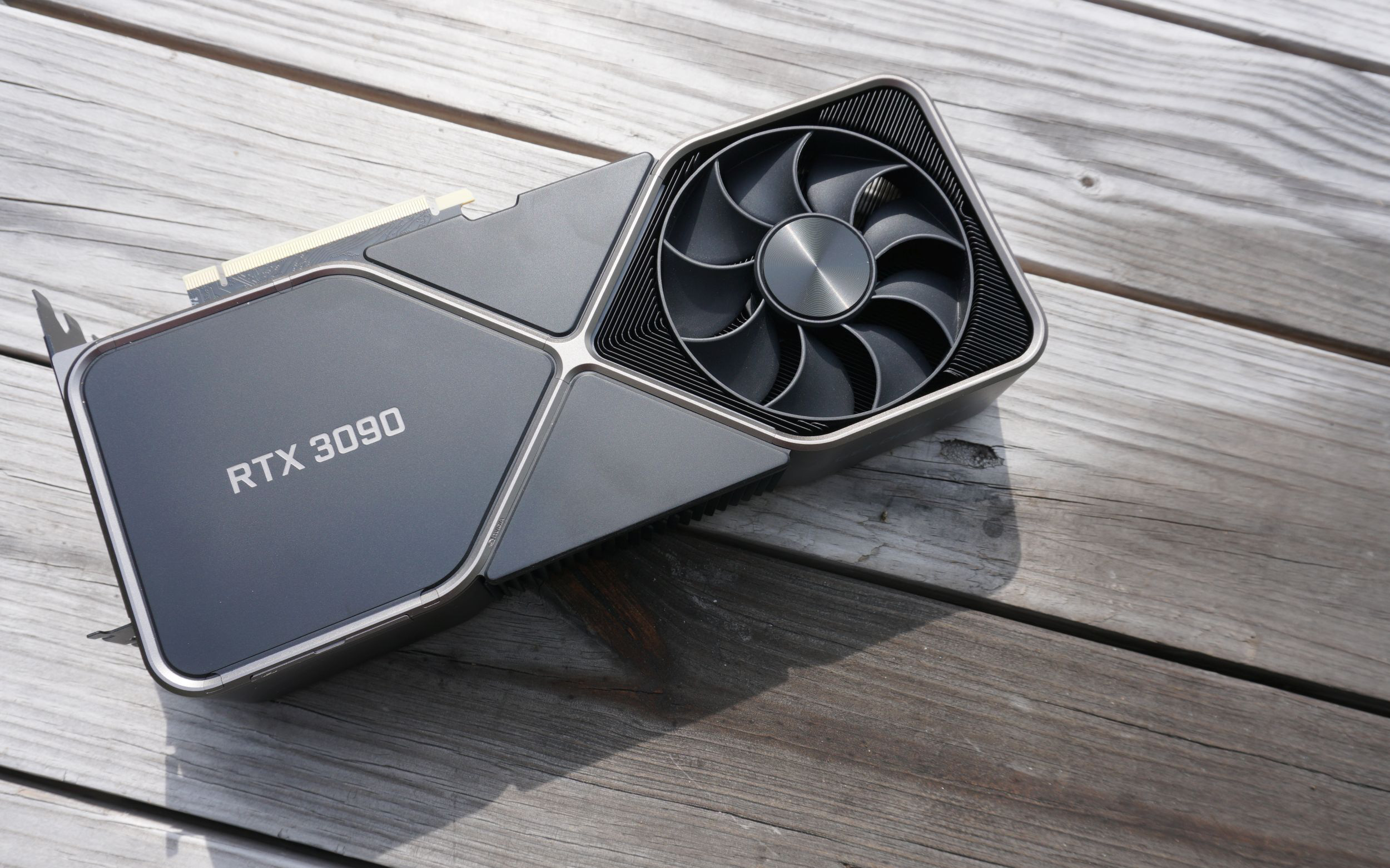Tổng hợp 5 điều cần biết về card đồ hoạ “siêu to siêu khổng lồ” NVIDIA GeForce RTX 3090 mà chẳng mấy ai cần