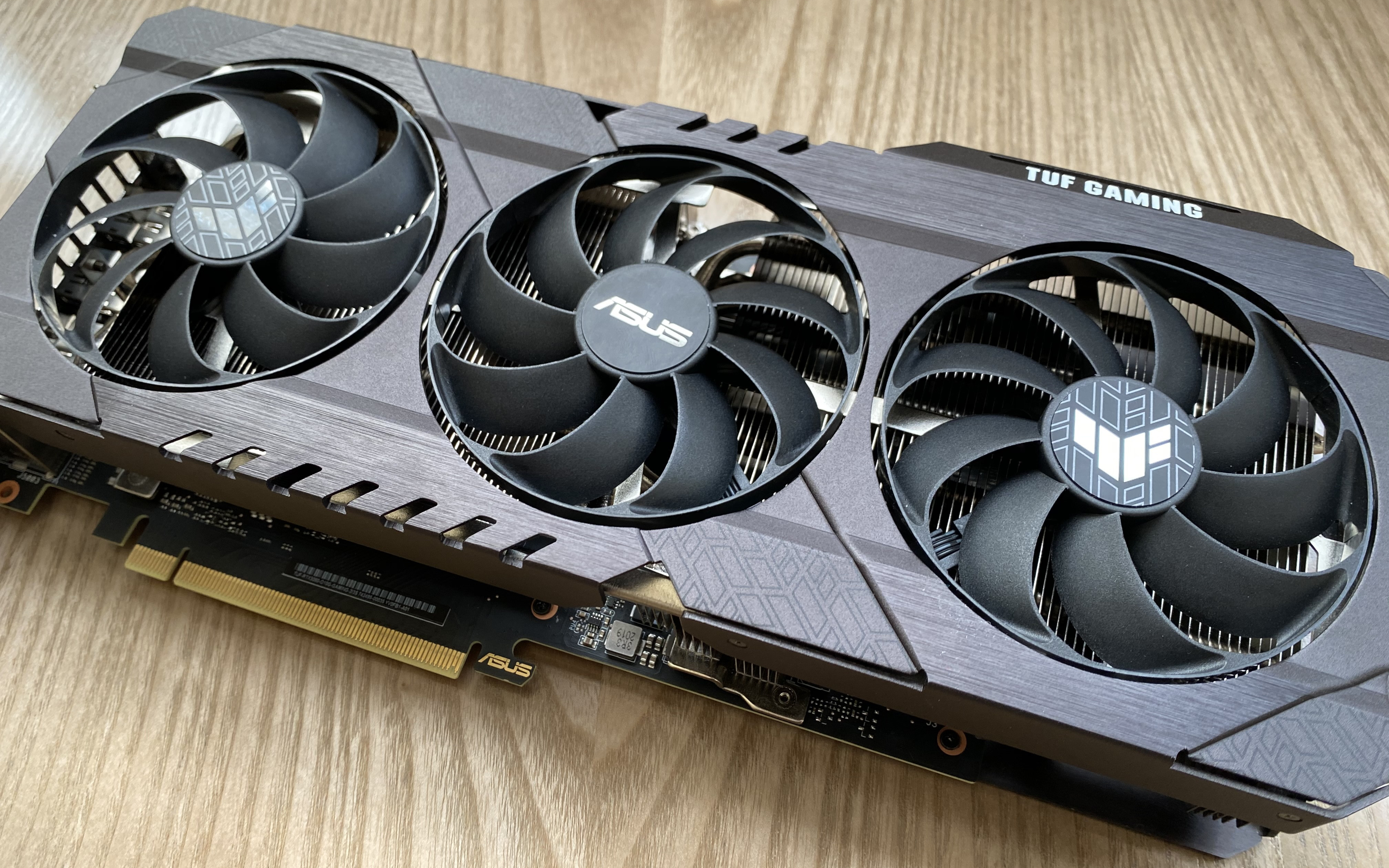 Đánh giá nhanh ASUS TUF Gaming RTX 3080 OC: mạnh, mát, giá hợp lý, hướng tới chơi game 4K