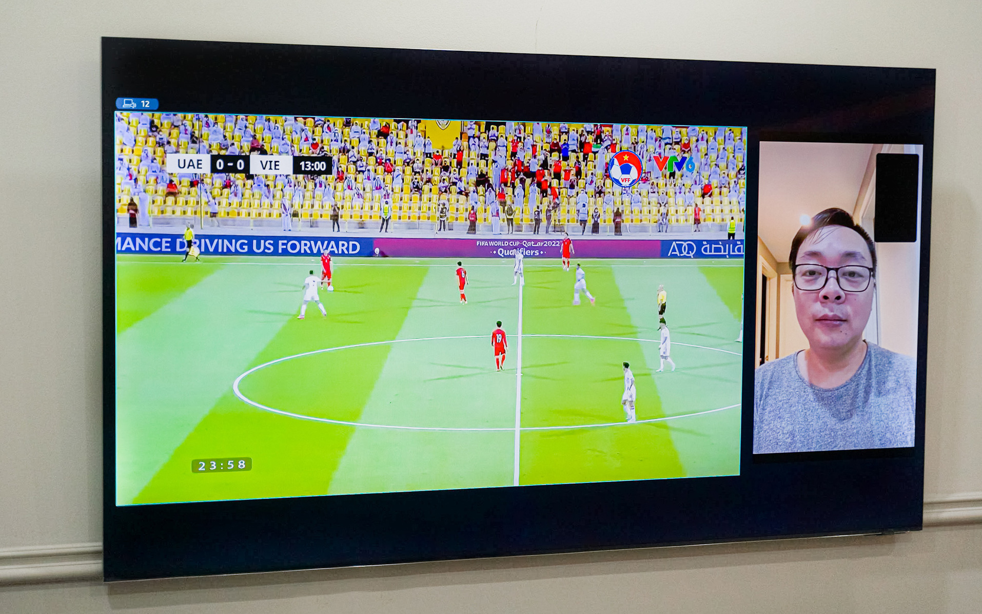 Xem bóng đá bằng TV Samsung Neo QLED 8K: Trải nghiệm mãn nhãn chưa từng thấy, âm thanh ấn tượng cùng hàng tá tính năng thông minh