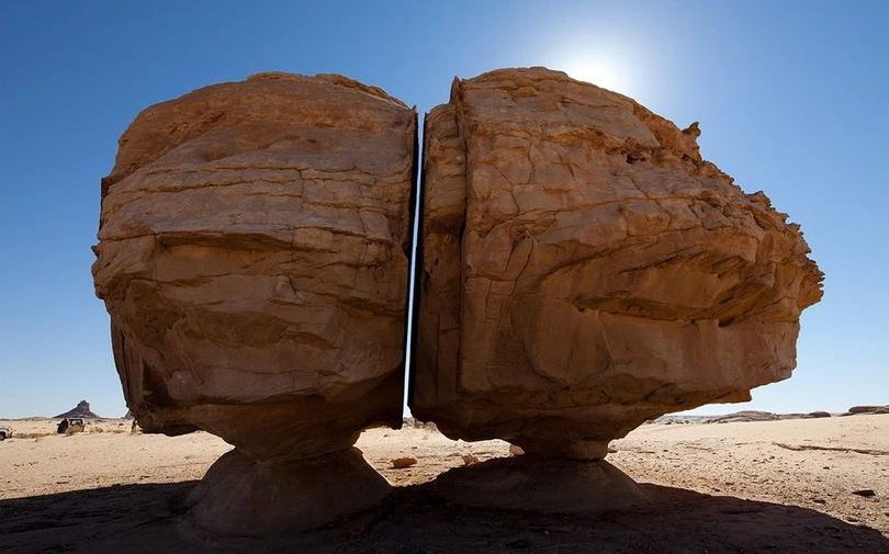 Al Naslaa - Khối đá bí ẩn hơn 4.000 năm tuổi tại Ả Rập Xê Út