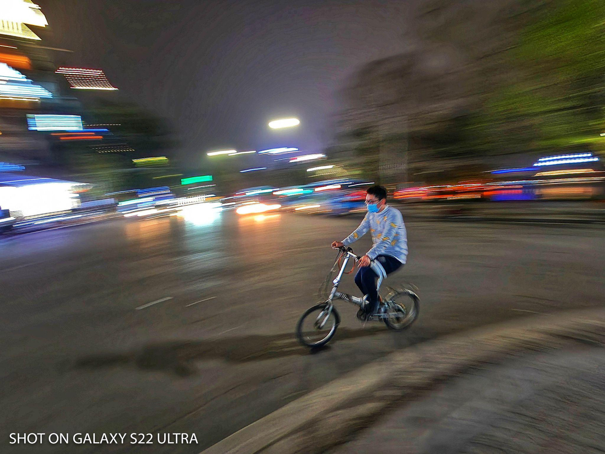 Sống trọn vị đêm Bắc-Nam qua bộ ảnh đậm chất đời từ nhiếp ảnh gia Chu Việt Hà - Ảnh 3.