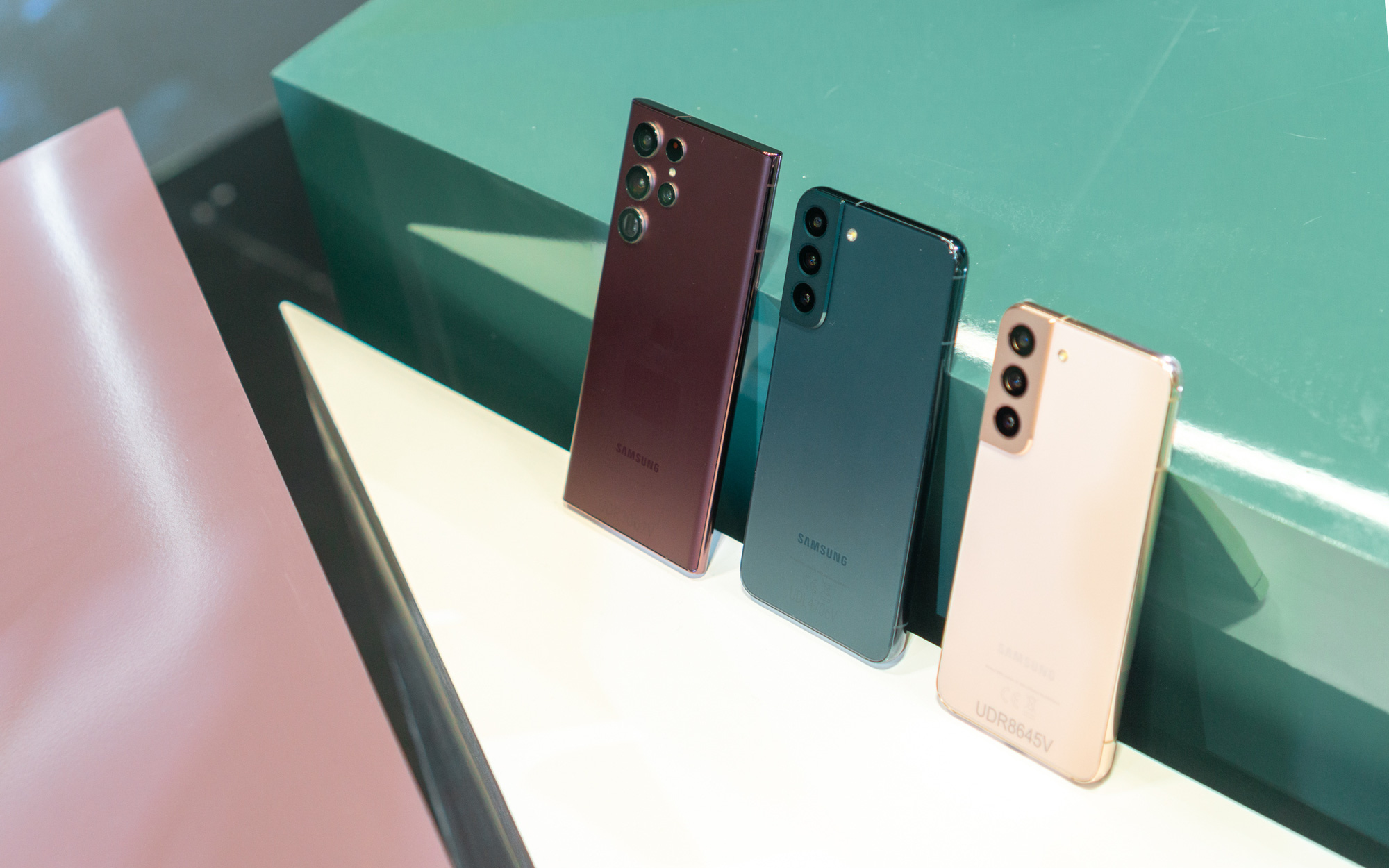 Galaxy S22 series chính thức mở bán tại Việt Nam, số lượng đơn đặt hàng tăng rất mạnh so với Galaxy S21 series