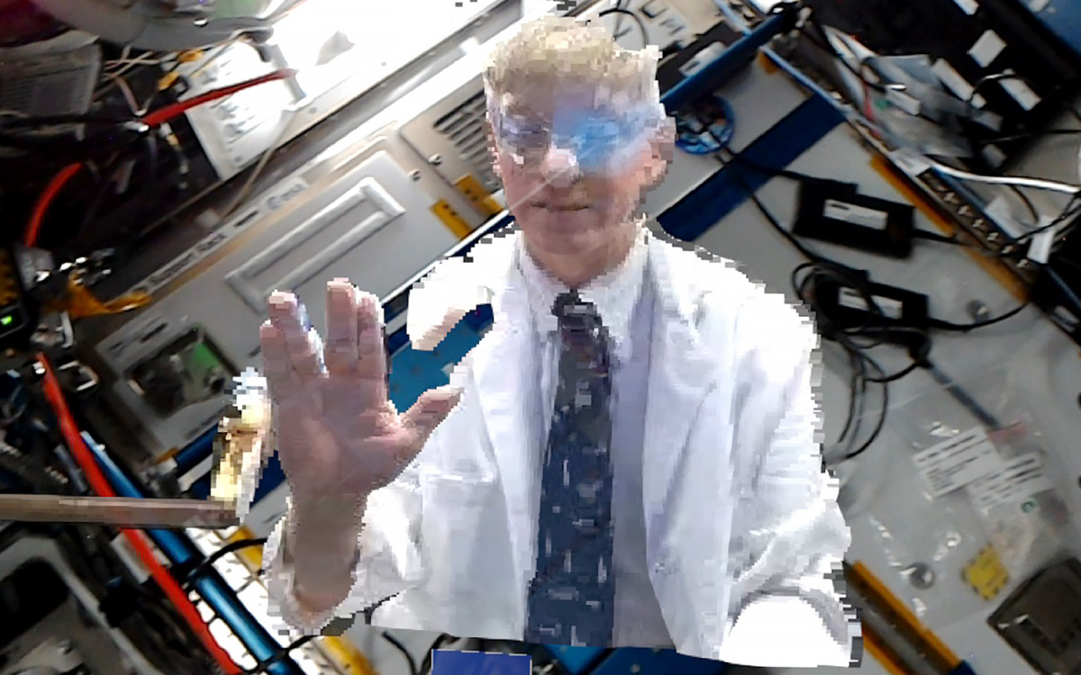 NASA vừa &quot;beam&quot; một bác sĩ từ Trái Đất lên trạm vũ trụ ISS, cứ như trong Star Trek và phim Marvel