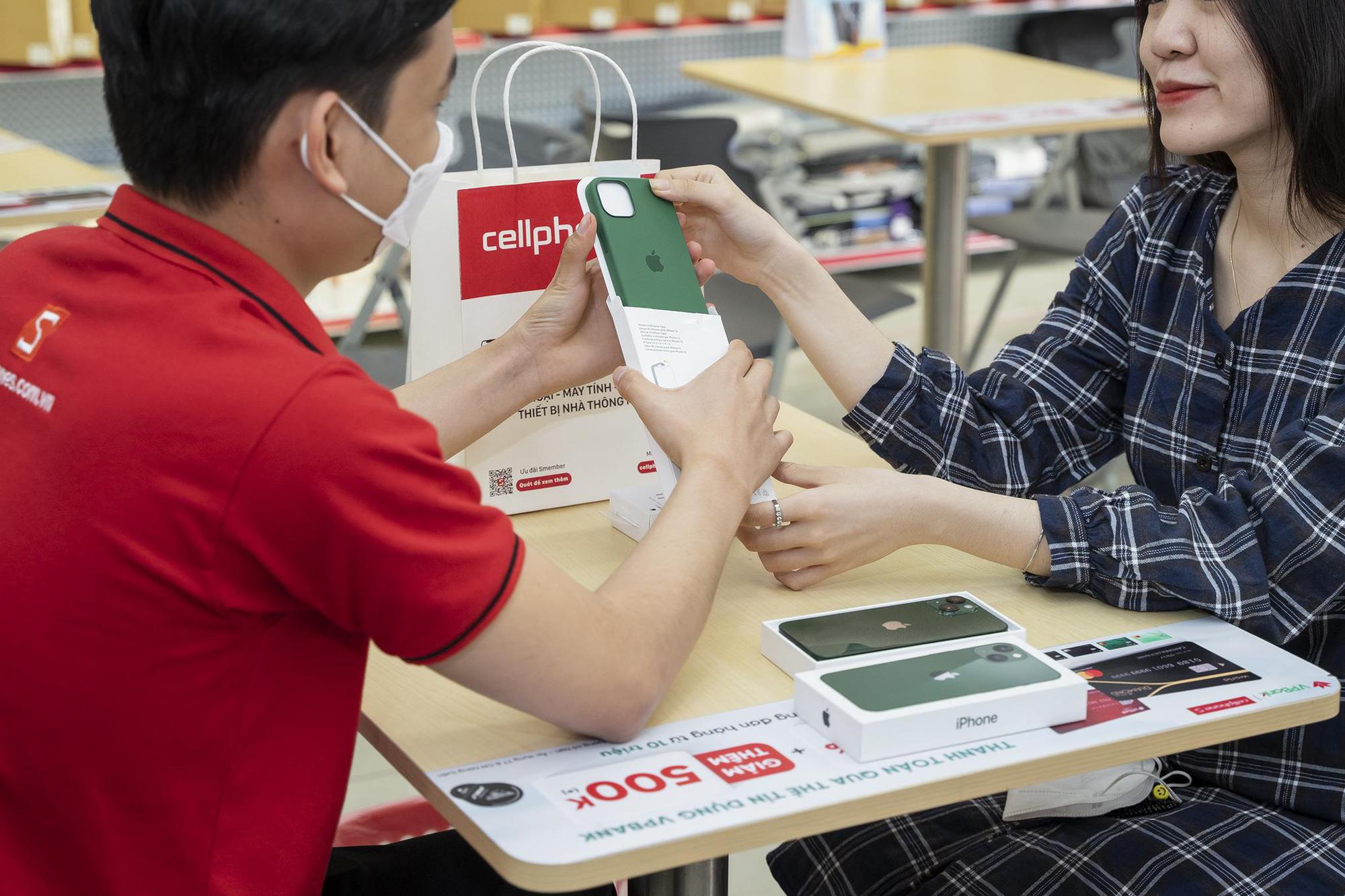 Chào mùa hè, loạt iPhone chính hãng giảm sốc đến vài triệu! - Ảnh 2.