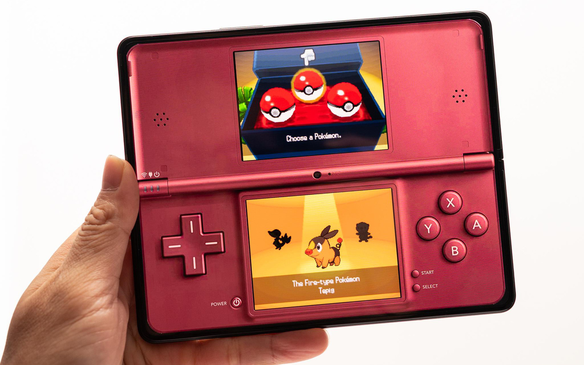 Galaxy Z Fold3 làm sống lại niềm vui thuở nhỏ: được chơi game Nintendo tay cầm