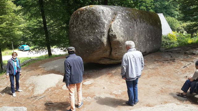 The Trembling Rock – Tảng đá nặng 132 tấn mà bất cứ ai cũng có thể di chuyển được nó - Ảnh 3.