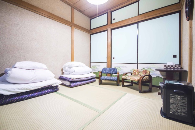 Tại sao người Nhật có thừa khả năng mua giường nhưng họ vẫn ngủ trên sàn nhà? - Ảnh 2.
