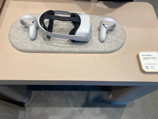 Bên trong Meta Store đầu tiên: Thiết kế đơn điệu, chỉ như cửa hàng bán thiết bị đeo, chẳng hề 'siêu thực' - Ảnh 3.