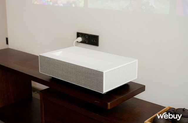 Trải nghiệm máy chiếu LG giá 86 triệu: Sáng đẹp rộng rãi như ngoài rạp, dùng được cả ban ngày, giao diện nhanh mượt, điều khiển ma thuật siêu tiện  - Ảnh 13.