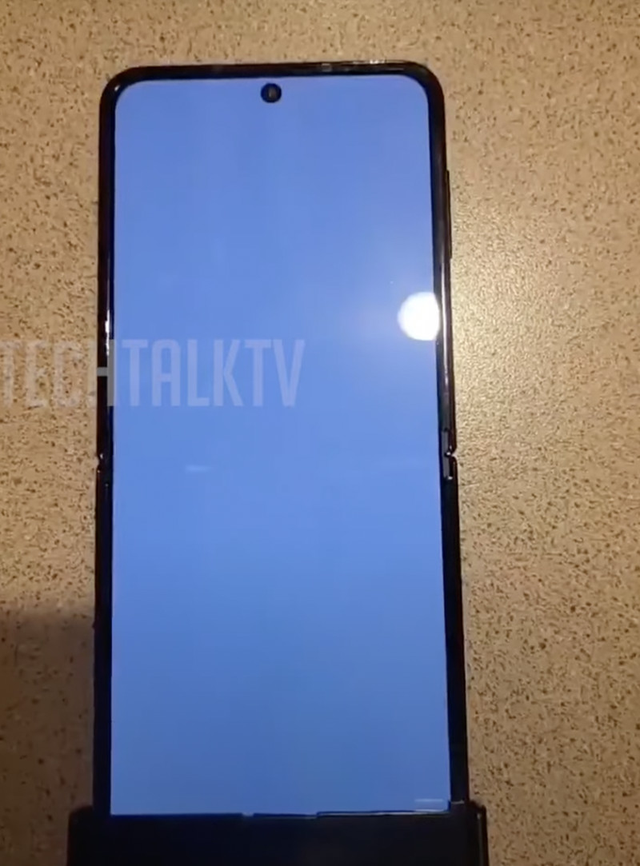 Samsung Galaxy Z Flip 4 lộ hình ảnh thực tế, nếp gấp màn hình gần như biến mất hoàn toàn   - Ảnh 4.
