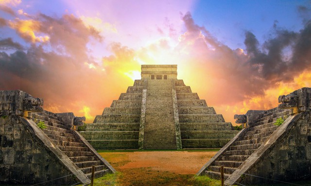 Có gì ở bên trong các kim tự tháp Maya cổ đại? - Ảnh 1.