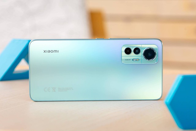 Ảnh thực tế Xiaomi 12 Lite: Smartphone tầm trung đẹp nhất của Xiaomi - Ảnh 2. Ảnh kèo nhà cái w88 trung đẹp nhất của Xiaomi - Ảnh 2.