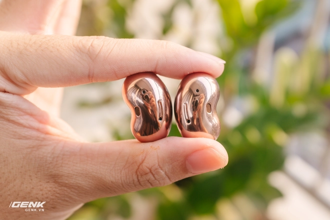 So sánh Huawei FreeBuds Pro, Apple AirPods Pro và Samsung Galaxy Buds Live: Mỗi người một vẻ - Ảnh 11.