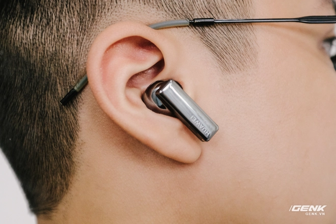 So sánh Huawei FreeBuds Pro, Apple AirPods Pro và Samsung Galaxy Buds Live: Mỗi người một vẻ - Ảnh 10.