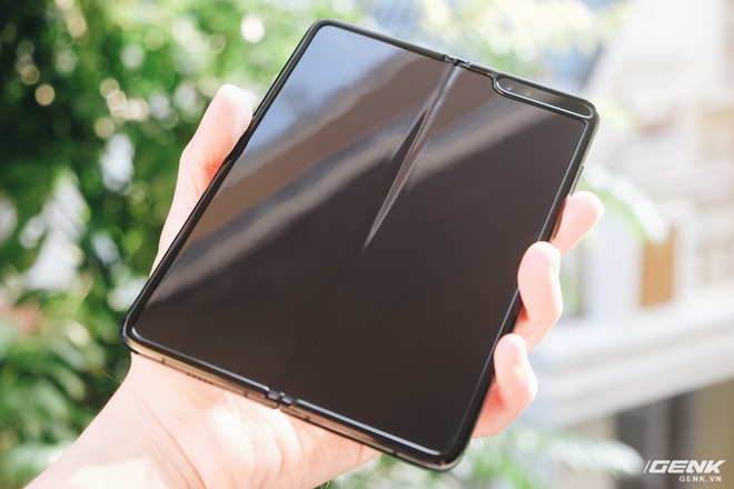 Samsung Galaxy Fold 2 sẽ có tên mã là Champ, được tích hợp camera selfie ẩn dưới màn hình? - Ảnh 2.