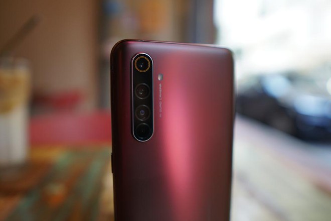 Realme X50 Pro ra mắt: Có chip Snapdragon 865, có RAM 12GB, có 5G, có sạc nhanh 65W, mà giá chỉ 600 USD - Ảnh 3.