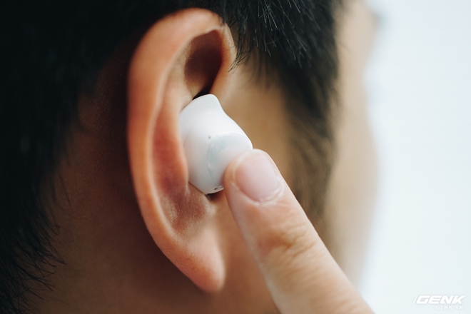 Trải nghiệm Galaxy Buds : Không có ANC, nhưng vì pin cứ đâm đầu - Ảnh 5.