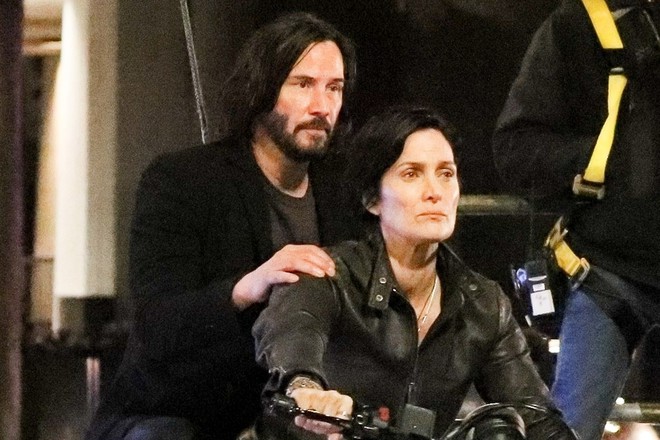 Đến lượt The Matrix 4 tuyên bố tạm ngừng sản xuất vì Covid-19, ngày Keanu Reeves trong năm 2021 có thể bị hủy bỏ - Ảnh 1.