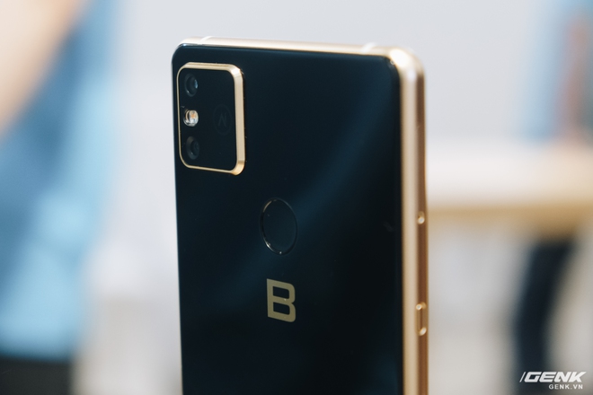 Cận cảnh Bphone B86: Chống nước IP68 Plus, camera kép như 5 camera, Snapdragon 675, eSIM, giá 8.99/9.99 triệu - Ảnh 6.