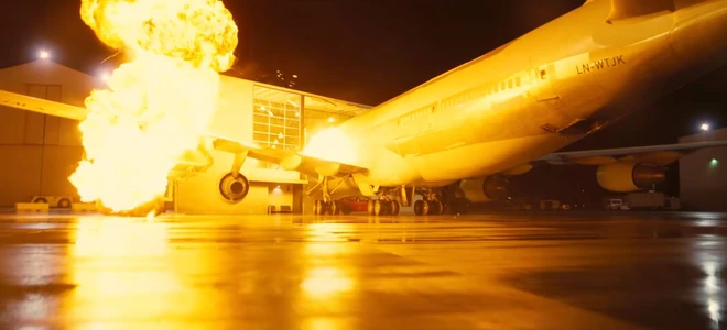 Chịu chơi như Christopher Nolan: Mua hẳn 1 chiếc máy bay Boeing về quay cảnh cháy nổ cho chân thật, khỏi cần CGI - Ảnh 1.