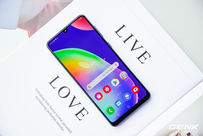 Trên tay Galaxy A31: ngoại hình chuẩn mực dòng A, 4 camera 48MP, pin 5000mAh - Ảnh 8.