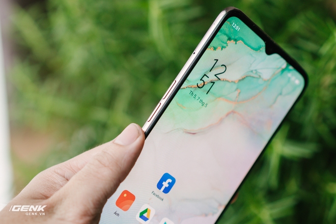 Đập hộp OPPO Reno3: Thiết kế thanh thoát, 4 camera sau, màn hình giọt nước - Ảnh 9.