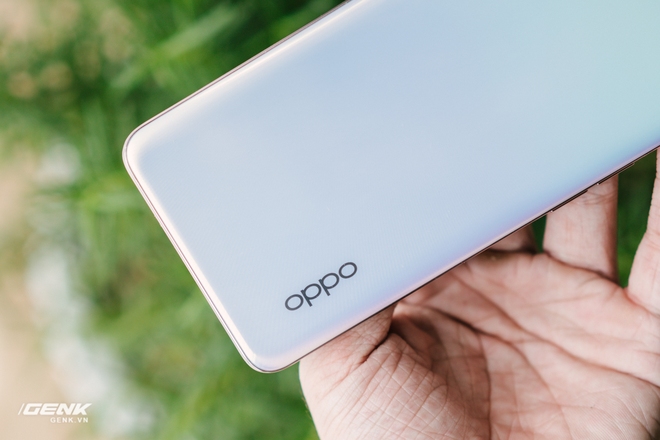 Đập hộp OPPO Reno3: Thiết kế thanh thoát, 4 camera sau, màn hình giọt nước - Ảnh 6.