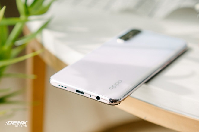 Đập hộp OPPO Reno3: Thiết kế thanh thoát, 4 camera sau, màn hình giọt nước - Ảnh 10.