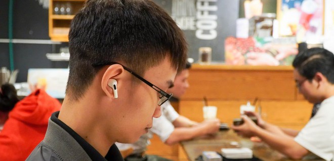Apple sắp sản xuất hàng triệu AirPods tại Việt Nam  - Ảnh 1.