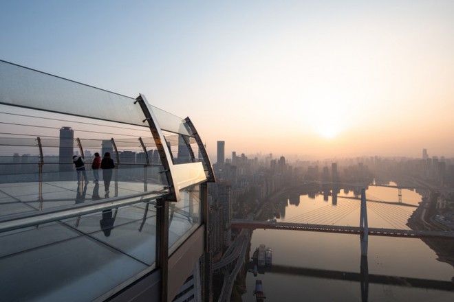 Trung Quốc khánh thành tòa cao ốc nằm ngang cao nhất thế giới - Ảnh 4.