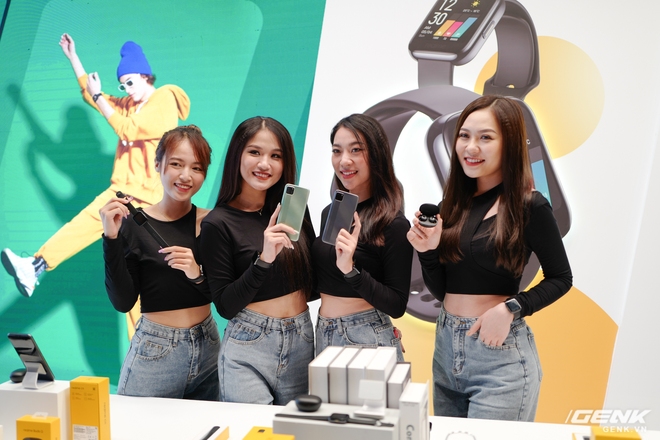 Realme mở rộng hệ sinh thái sản phẩm tại Việt Nam, ra mắt cùng lúc điện thoại, tai nghe và đồng hồ thông minh - Ảnh 1.