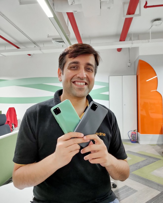 Sau Vivo và OPPO, tới lượt Realme nhá hàng công nghệ sạc nhanh 121W - Ảnh 1.