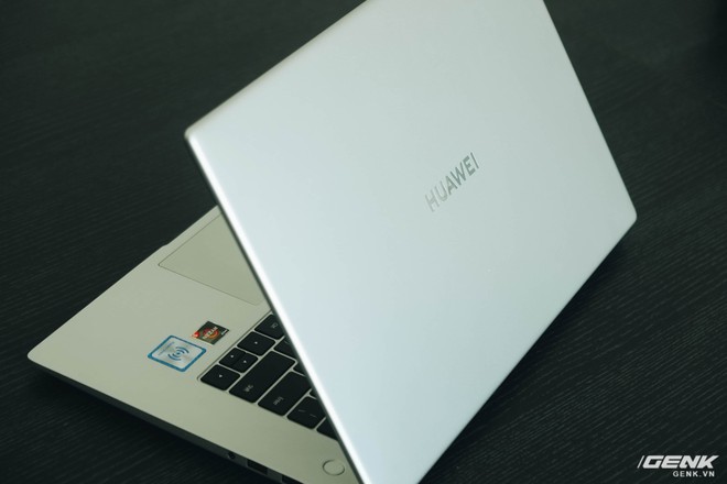 Trên tay Huawei MateBook D15: Khi không thể bán điện thoại, tại sao không chuyển sang bán laptop? - Ảnh 4.