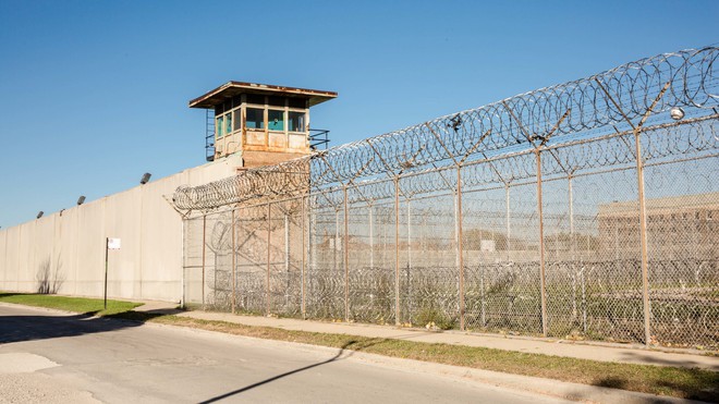 Tâm sự của hacker vừa ra tù sau 12 năm: Tôi hỏi con gái Hashtag là gì. Nó đáp lại: Bố không phải hacker hay cái gì đó tương tự à? - Ảnh 1.