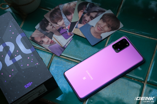 Mở hộp Galaxy S20  phiên bản BTS: Màu tím hồng dễ thương, nhiều quà kèm theo dành riêng cho các fan A.R.M.Y  - Ảnh 9.