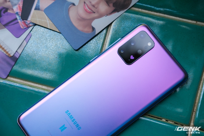 Mở hộp Galaxy S20  phiên bản BTS: Màu tím hồng dễ thương, nhiều quà kèm theo dành riêng cho các fan A.R.M.Y  - Ảnh 10.