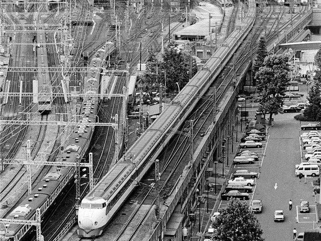 Cùng nhìn lại lịch sử hoạt động của tàu siêu tốc Shinkansen, niềm tự hào Nhật Bản với phiên bản mới nhất có thể chạy ngon ơ ngay cả khi động đất - Ảnh 1.