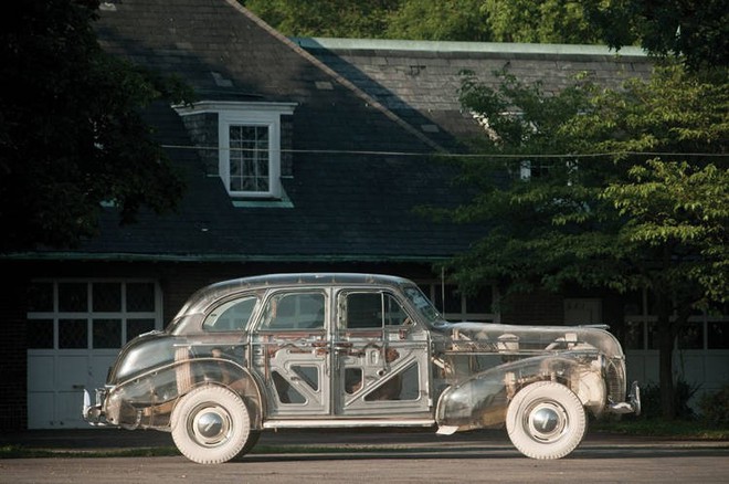 Pontiac Ghost Car: Chiếc ô tô trong suốt đầu tiên được sản xuất tại Mỹ với giá hơn 7 tỷ đồng - Ảnh 1.