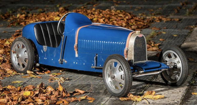 Bạn có thể mua chiếc xe điện Bugatti trị giá 35 ngàn USD này cho con bạn - Ảnh 1.